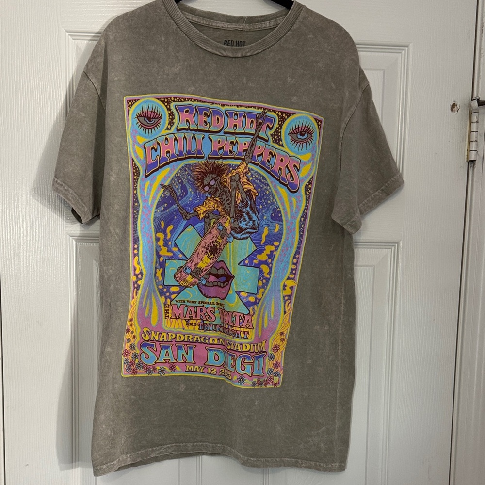 Red Hot Chili Peppers Cement Gray Graphic Band T-Shirt - Picture 2 of 6